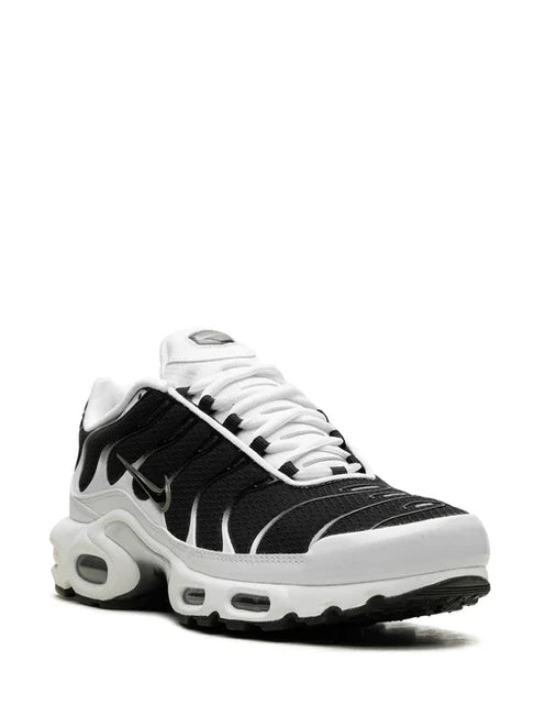 Nike Air Max Plus "Black / White"