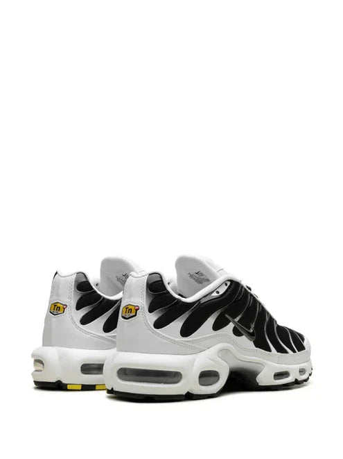 Nike Air Max Plus "Black / White"
